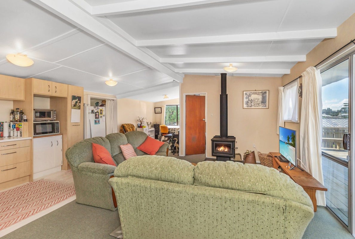 32 Muapoko Street, Himatangi Beach, Himatangi Beach - Carousel 2