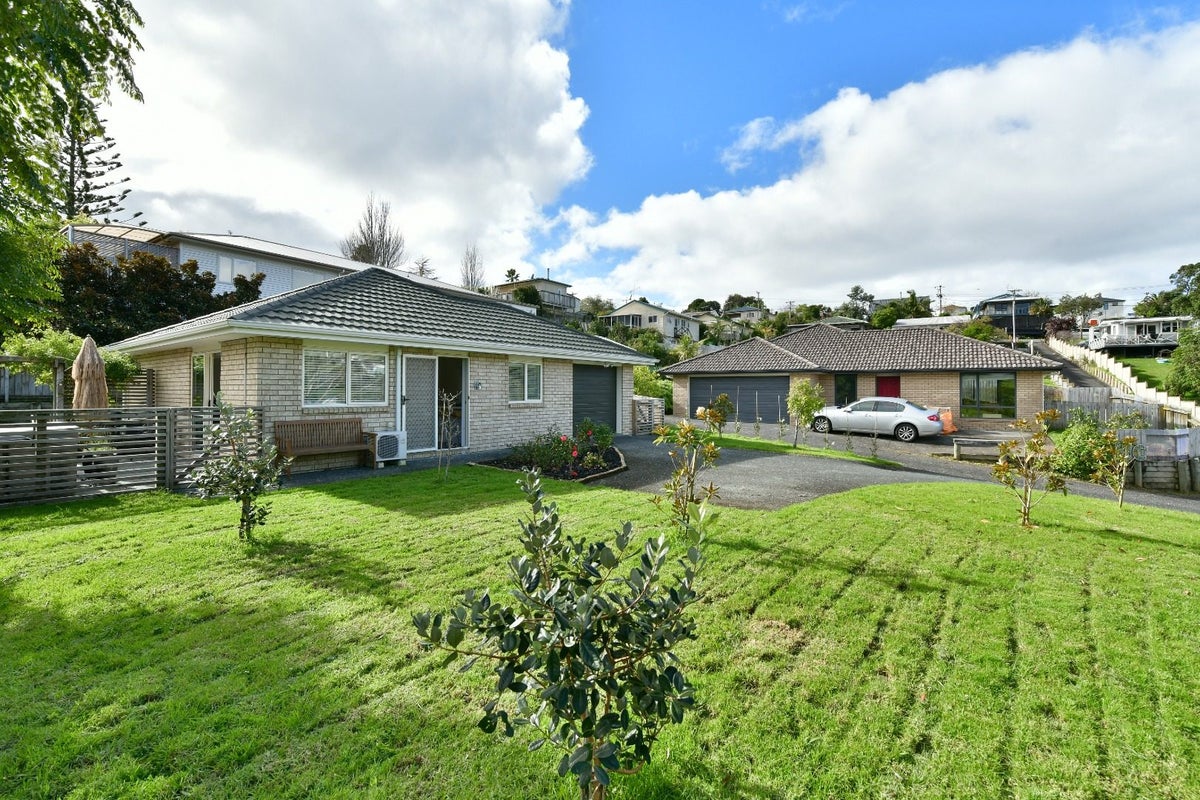 21B Bonita Avenue, Stanmore Bay, Whangaparaoa - Carousel 2