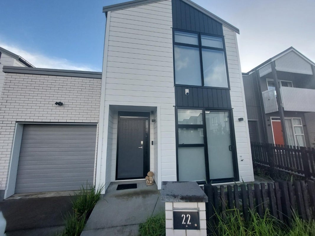 22 Kauri Amber Road, Westgate, Auckland - Carousel 1