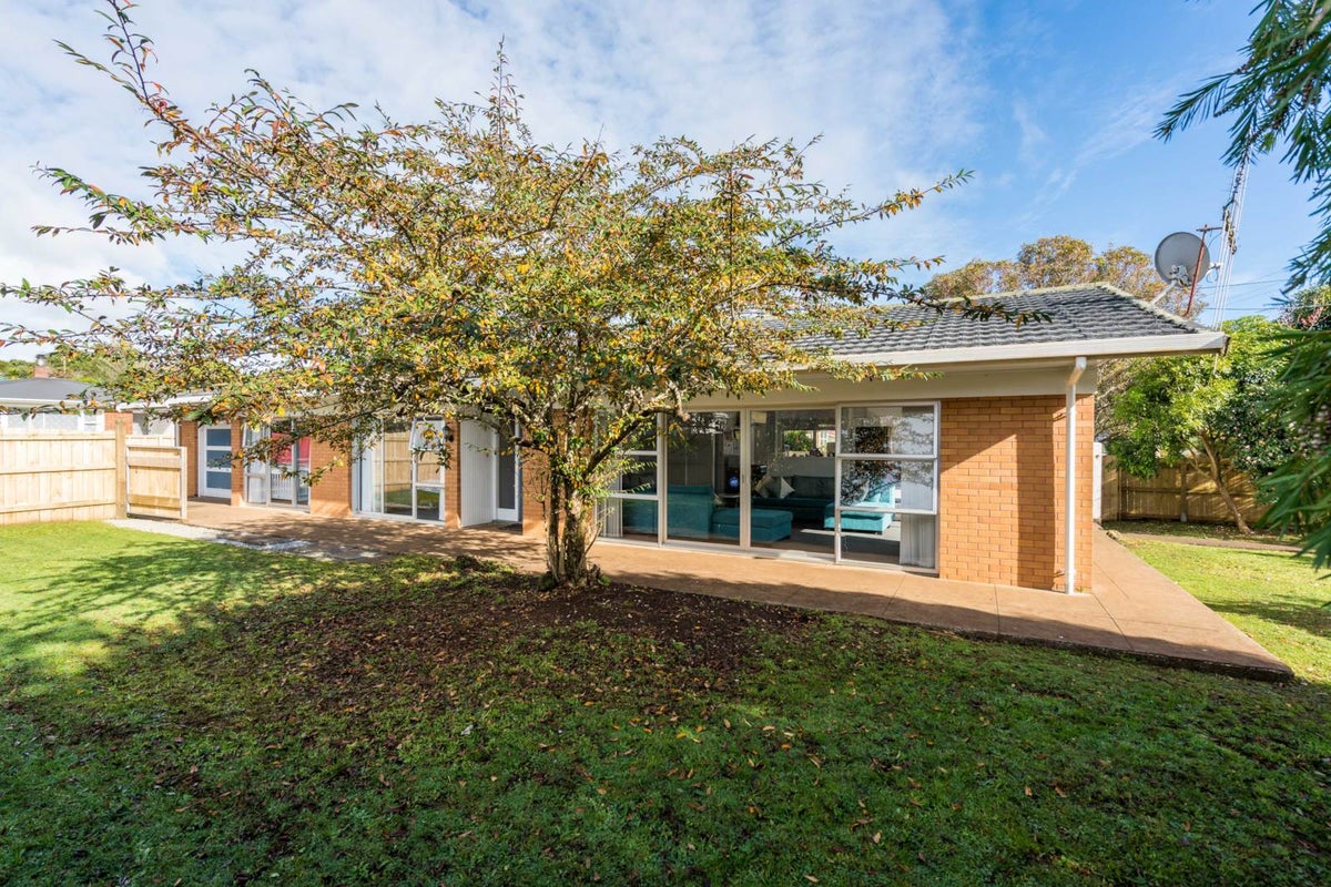 1 Tuhangi Street, Kamo, Whangarei - Carousel 17