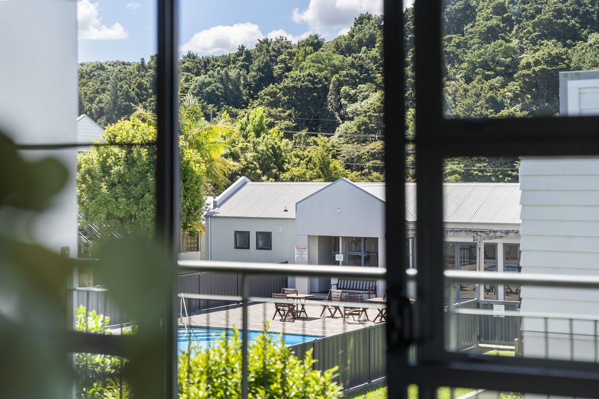 10/5 Carolina Place, Albany, Auckland - Carousel 2