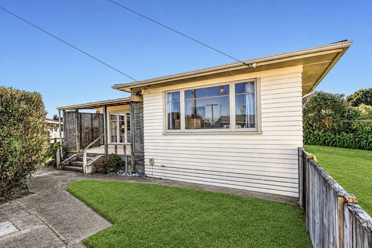 16 Cunningham Road, Beerescourt, Hamilton - Carousel 1
