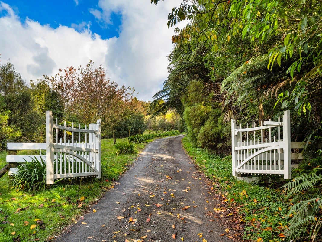 51 Keenan Road, Pyes Pa, Tauranga - Carousel 45