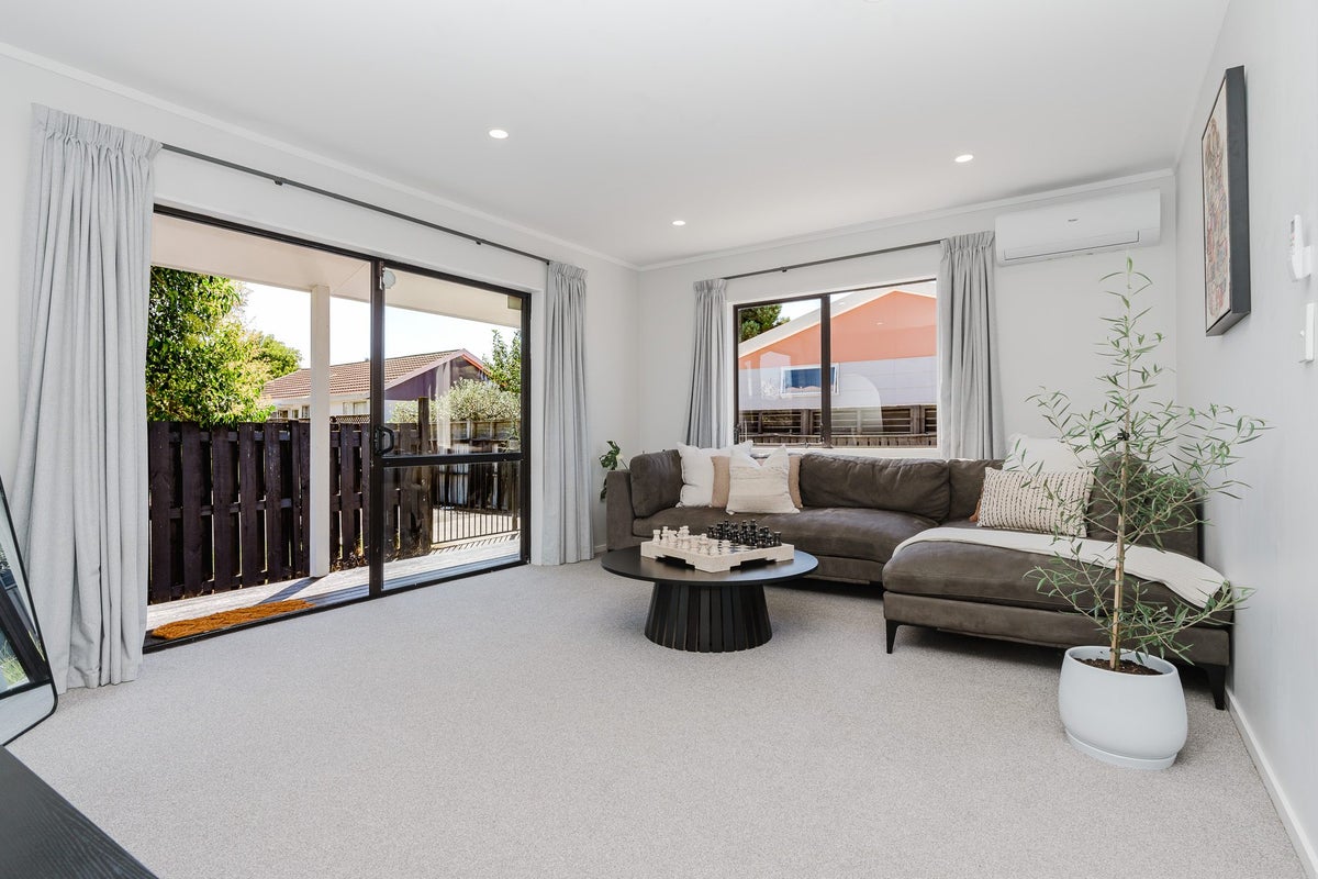 15C Breckons Avenue, Nawton, Hamilton - Carousel 2