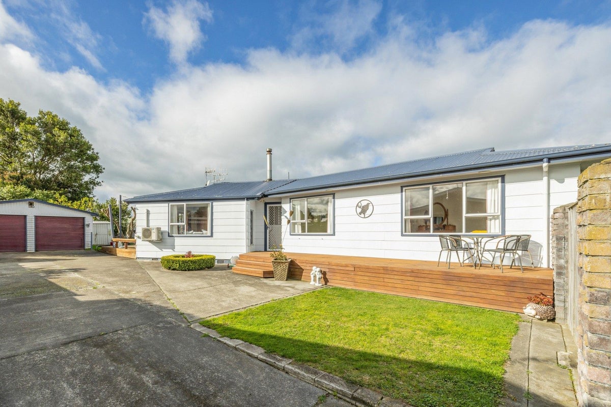 9 Tucker Lane, Clive, Clive - Carousel 1