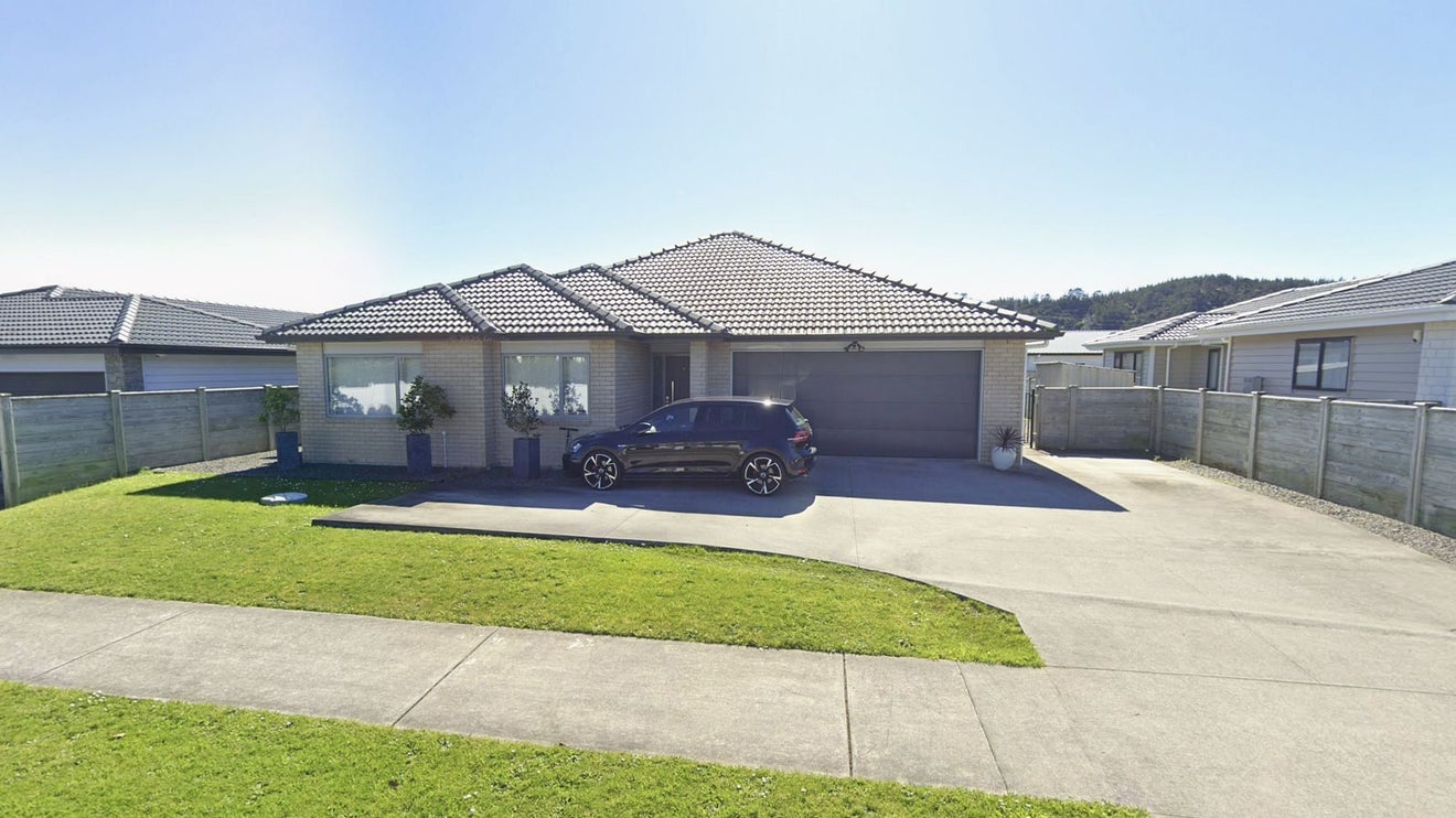 15 Raymond Grace Avenue, Huapai, Kumeu - Carousel 1