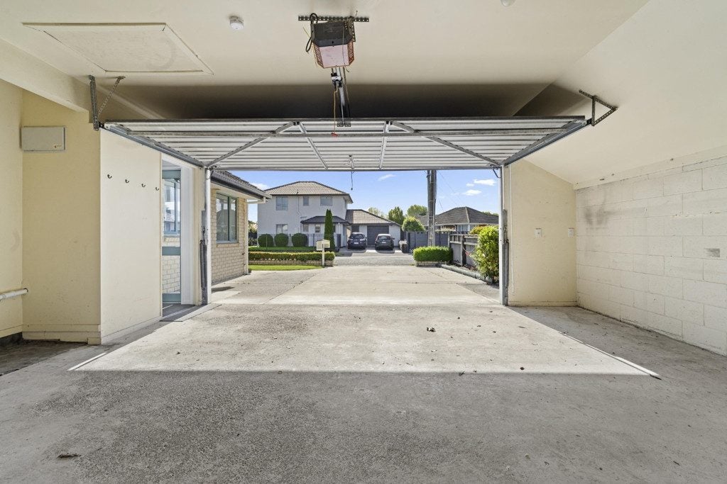 4 Wildwood Avenue, Wainoni, Christchurch - Carousel 2