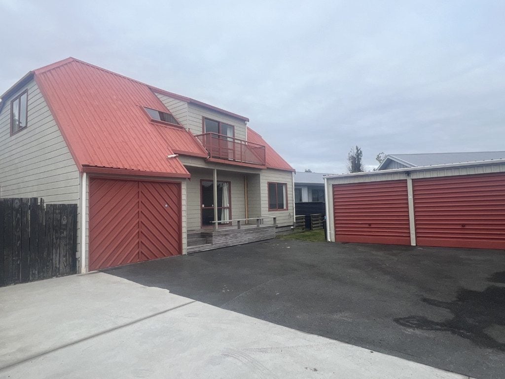 10B Willow Avenue, Hannahs Bay, Rotorua - Carousel 1
