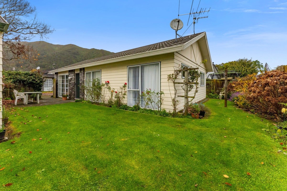 2/169 Whites Line East, Waiwhetu, Lower Hutt - Carousel 1