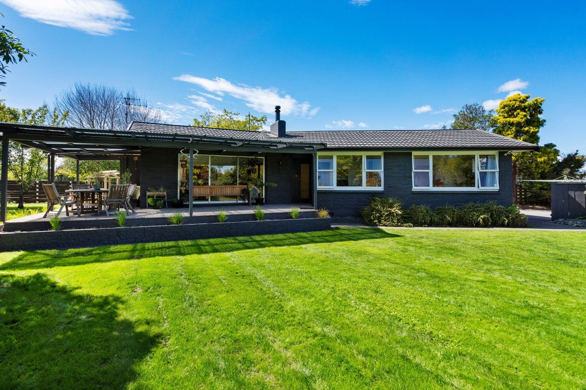 562 Lowe Street, Camberley, Hastings - Carousel 2