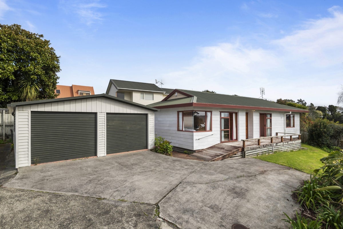 2/96 Verbena Road, Birkdale, Auckland - Carousel 1