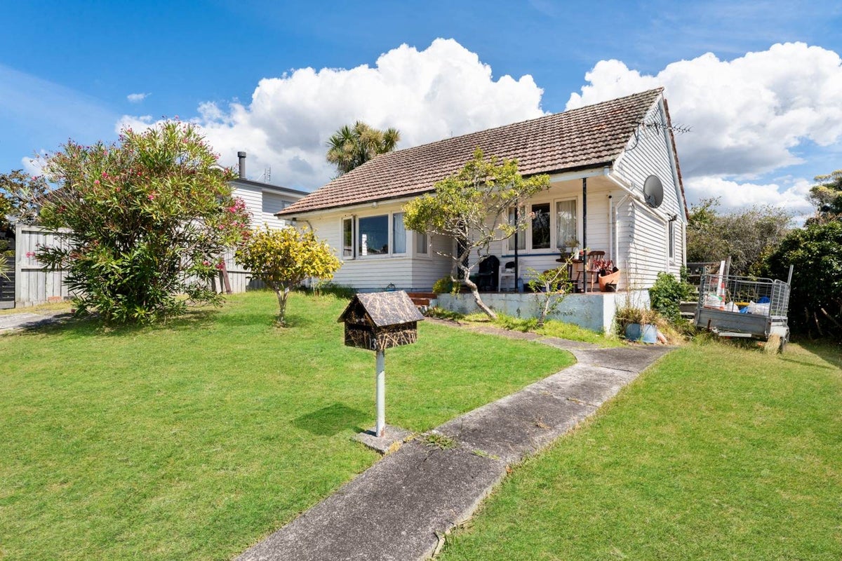 13 Matipo Road, Mairangi Bay, Auckland - Carousel 2