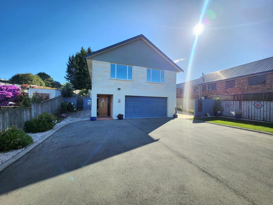 4 Leven Street, South Hill, Oamaru - Carousel 1
