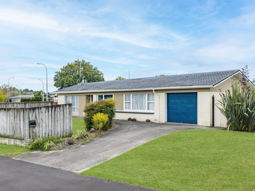 1 Hazelwood Avenue, Dinsdale, Hamilton - Carousel 1