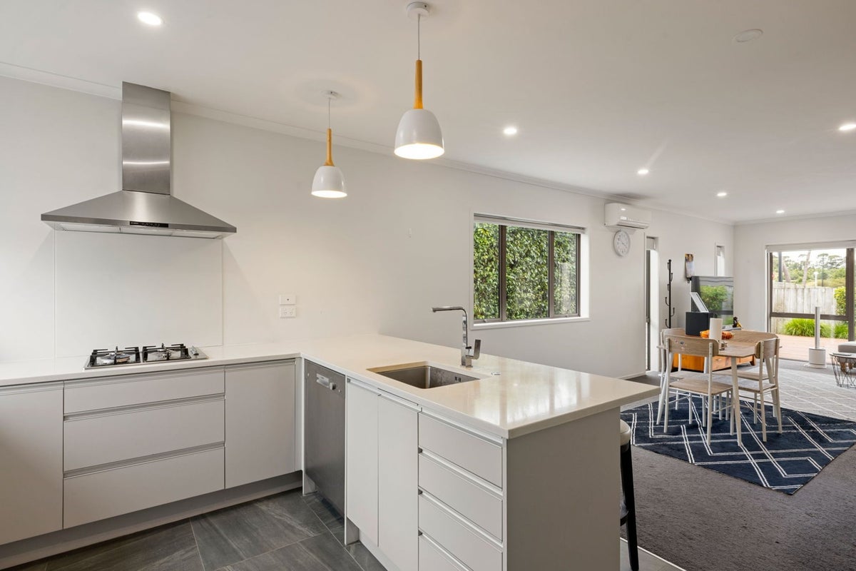 1 Springside Court, Huntington, Hamilton - Carousel 2