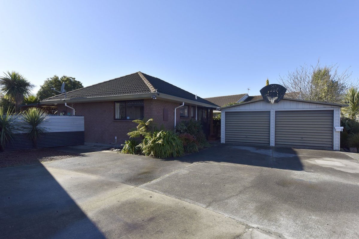 2/82 Lincoln Road, Hillmorton, Christchurch - Carousel 1