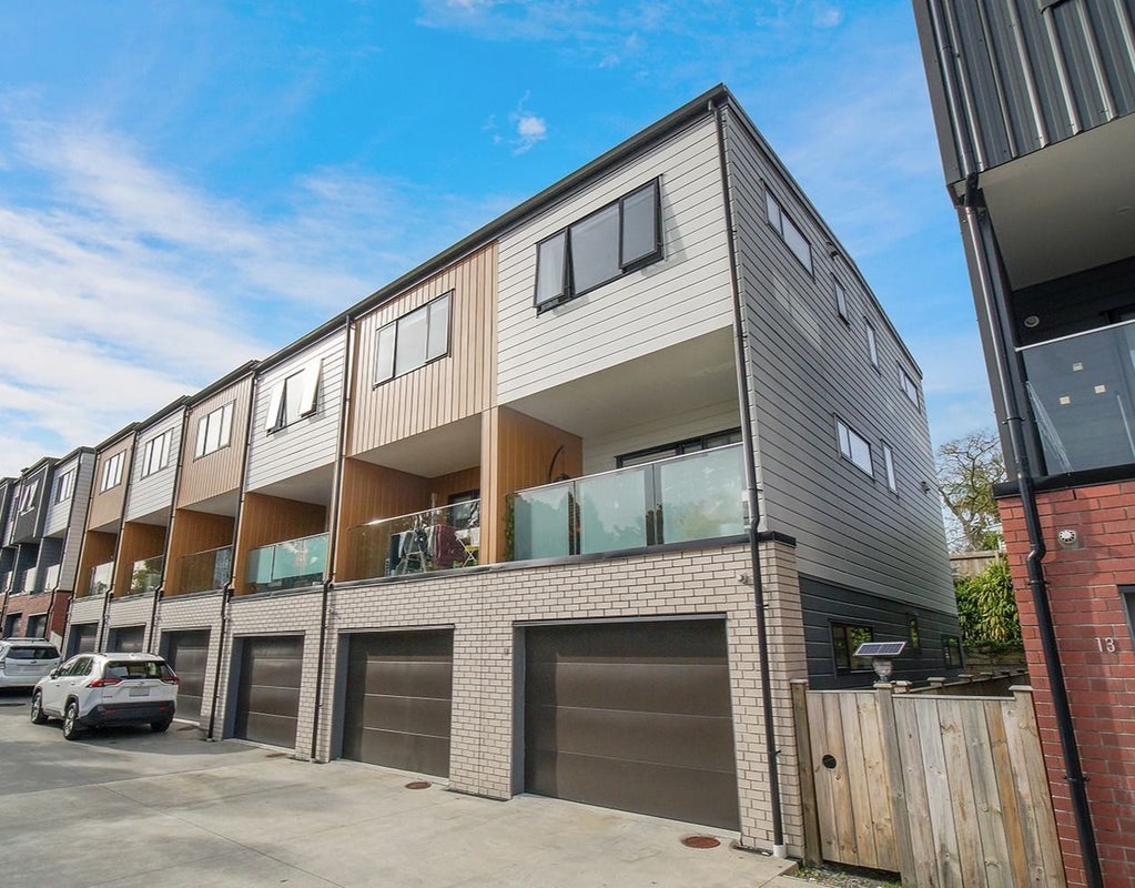 12/9 Schnapper Rock Road, Greenhithe, Auckland - Carousel 1