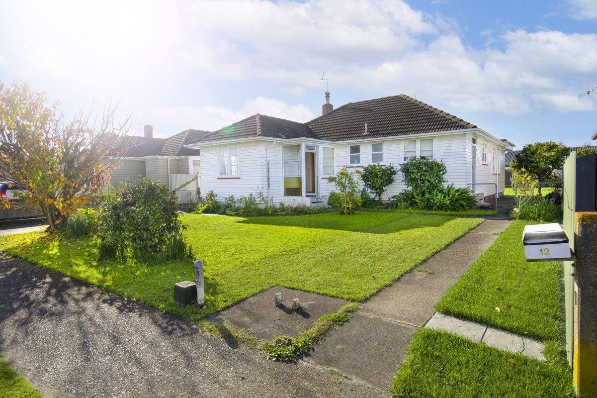12 Shackleton Street, Maraenui, Napier - Carousel 2