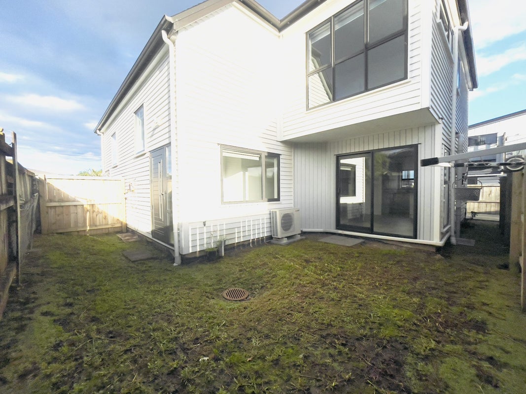 21B Awatere Street, Clover Park, Auckland - Carousel 2