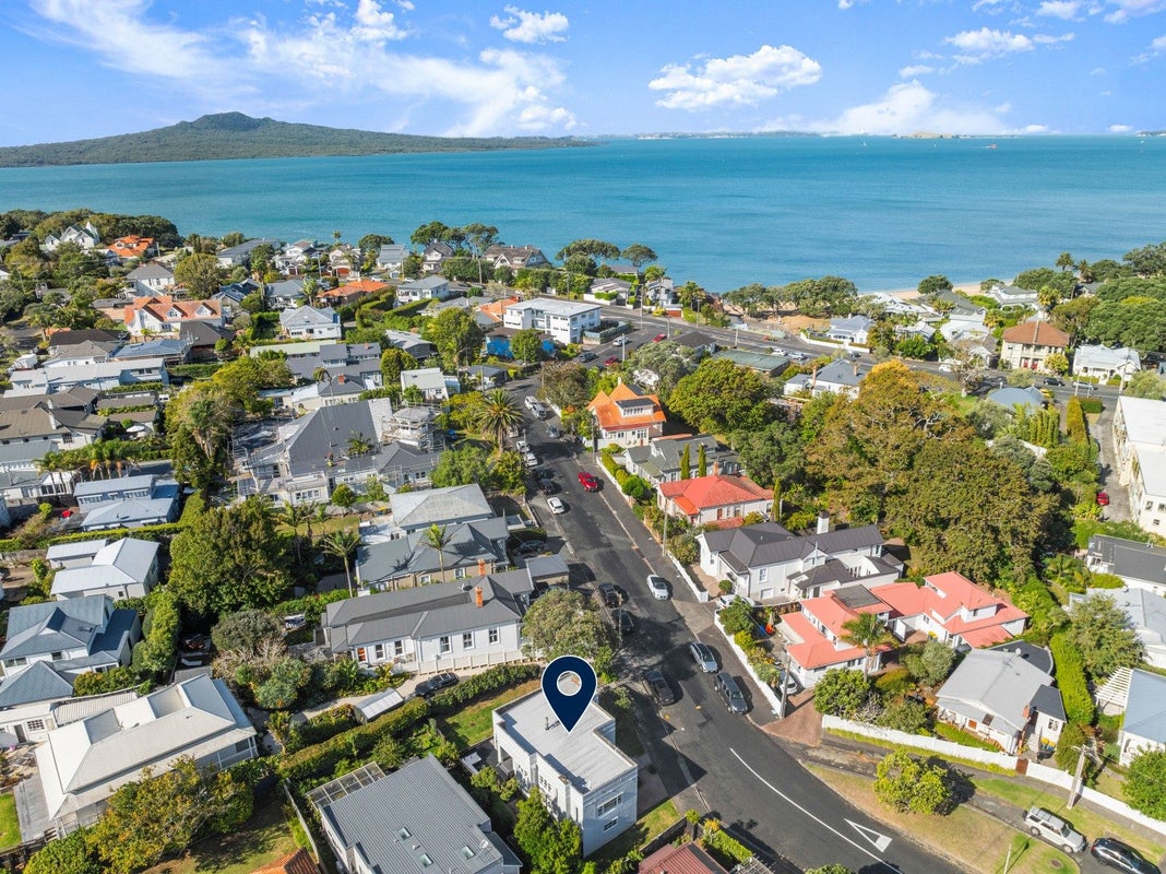 22 Grove Road, Narrow Neck, Auckland - Carousel 2