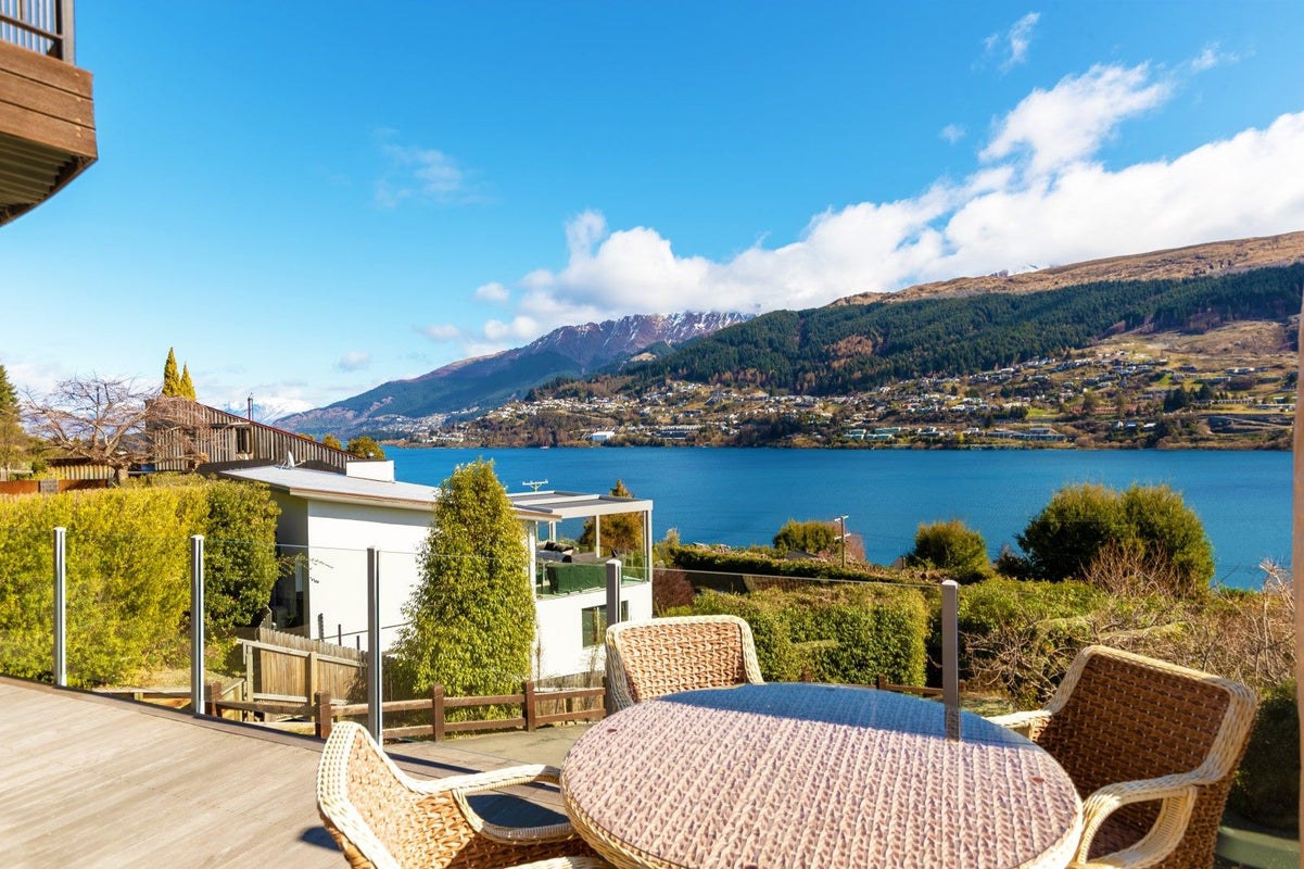 266 Peninsula Road, Kawarau Falls, Queenstown - Carousel 1