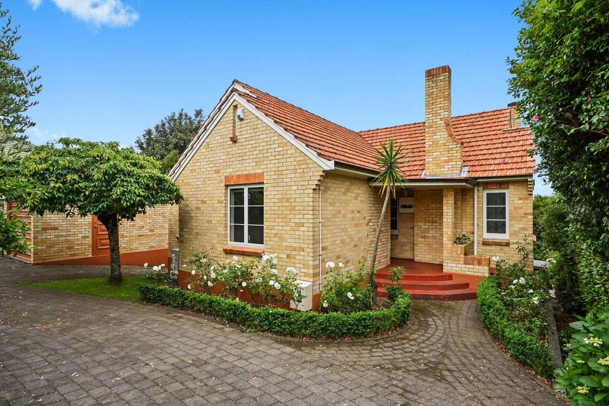20 Ridout Street, Maeroa, Hamilton - Carousel 2