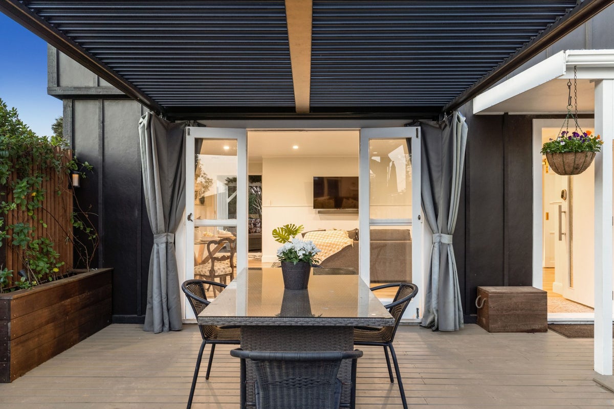 2/15 Lynn Road, Bayview, Auckland - Carousel 2