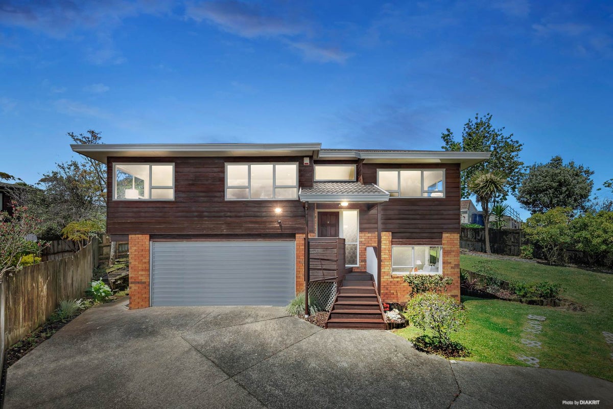 2/7 Delamare Court, Sunnynook, Auckland - Carousel 1