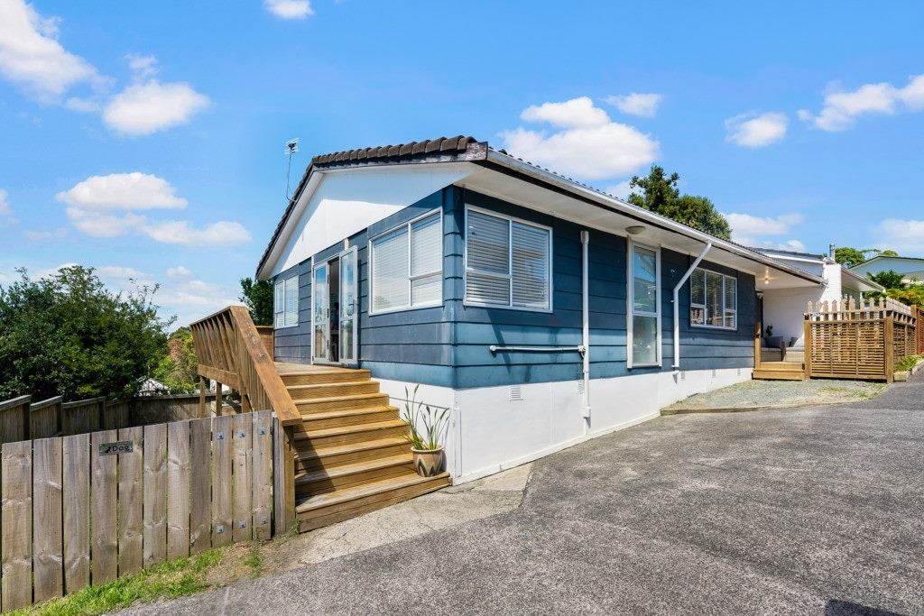 1/4 Wickstead Place, Massey, Auckland - Carousel 2