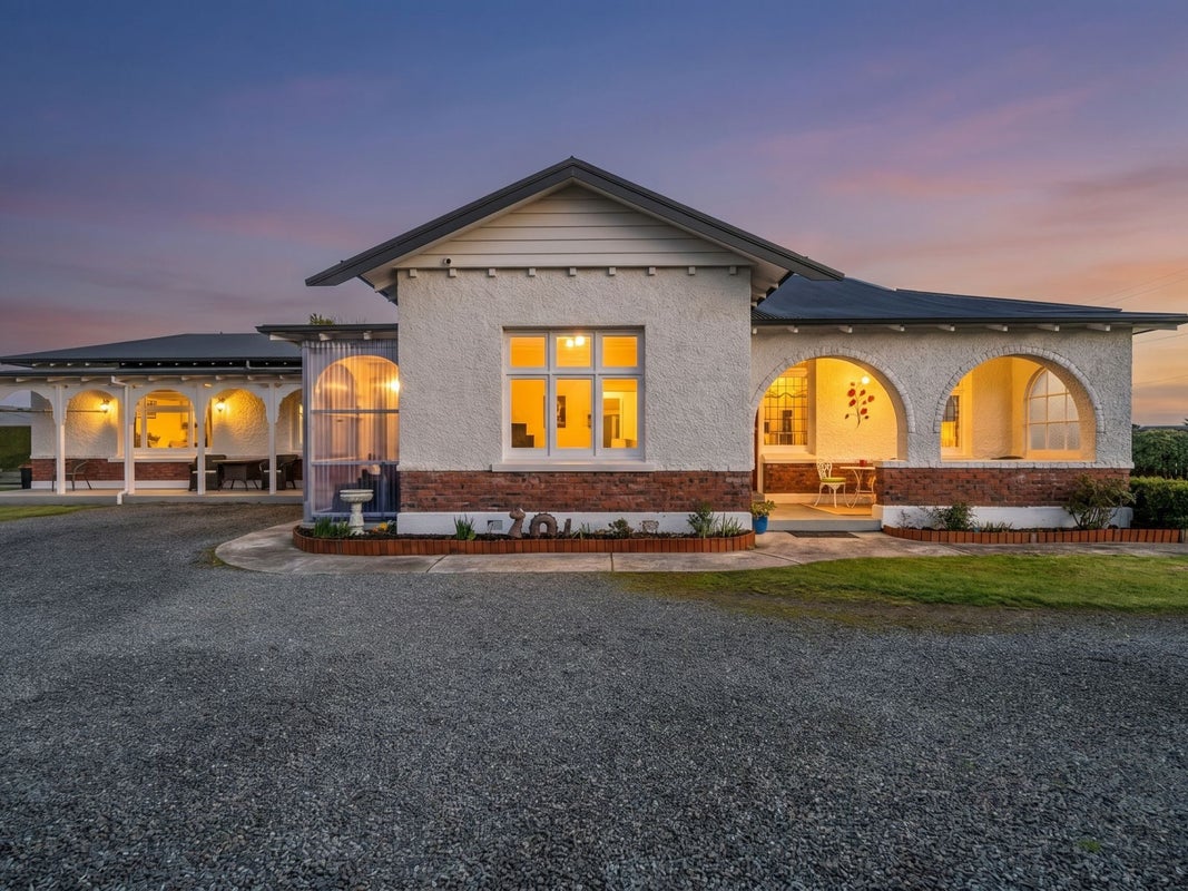 61 West Plains Road, Waikiwi, Invercargill - Carousel 1