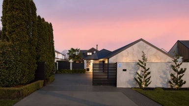 4 Wairarapa Terrace, Merivale, Christchurch - Carousel 1