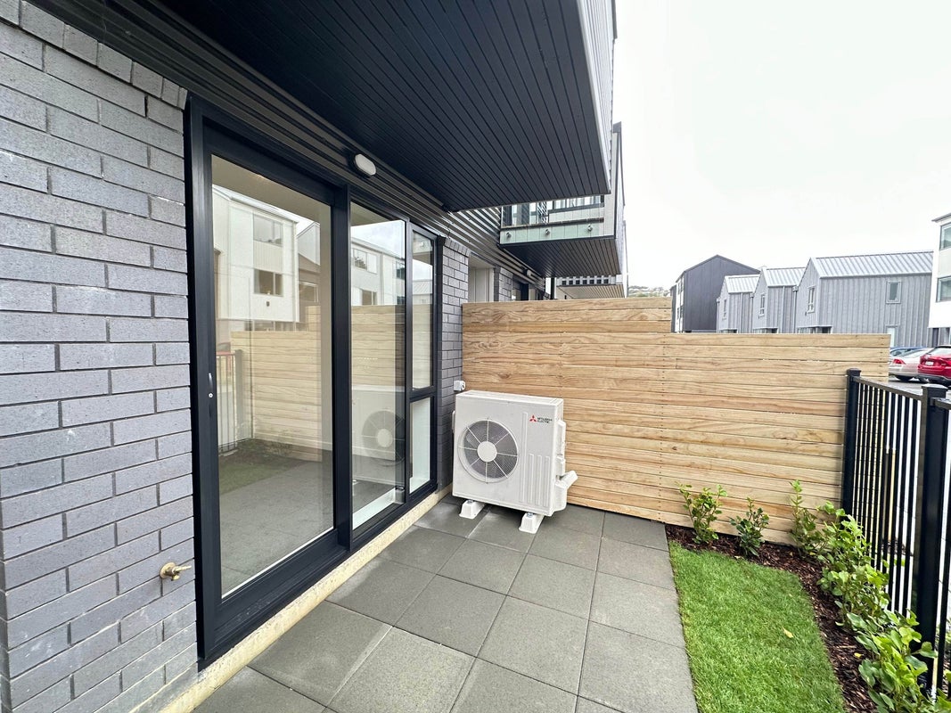 25 Ara Paiwhenua, Tawa, Wellington - Carousel 2
