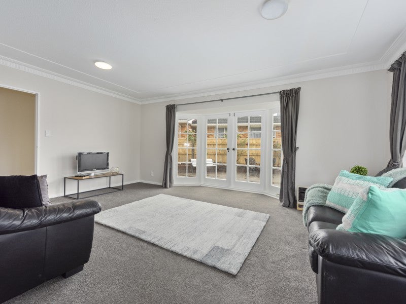 13 Akron Grove, Totara Park, Upper Hutt - Carousel 2