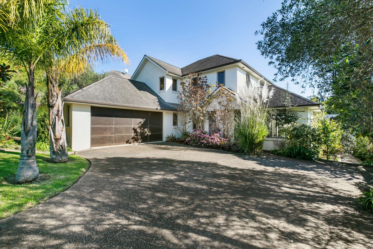 35 Fingal Way, Gulf Harbour, Whangaparaoa - Carousel 1