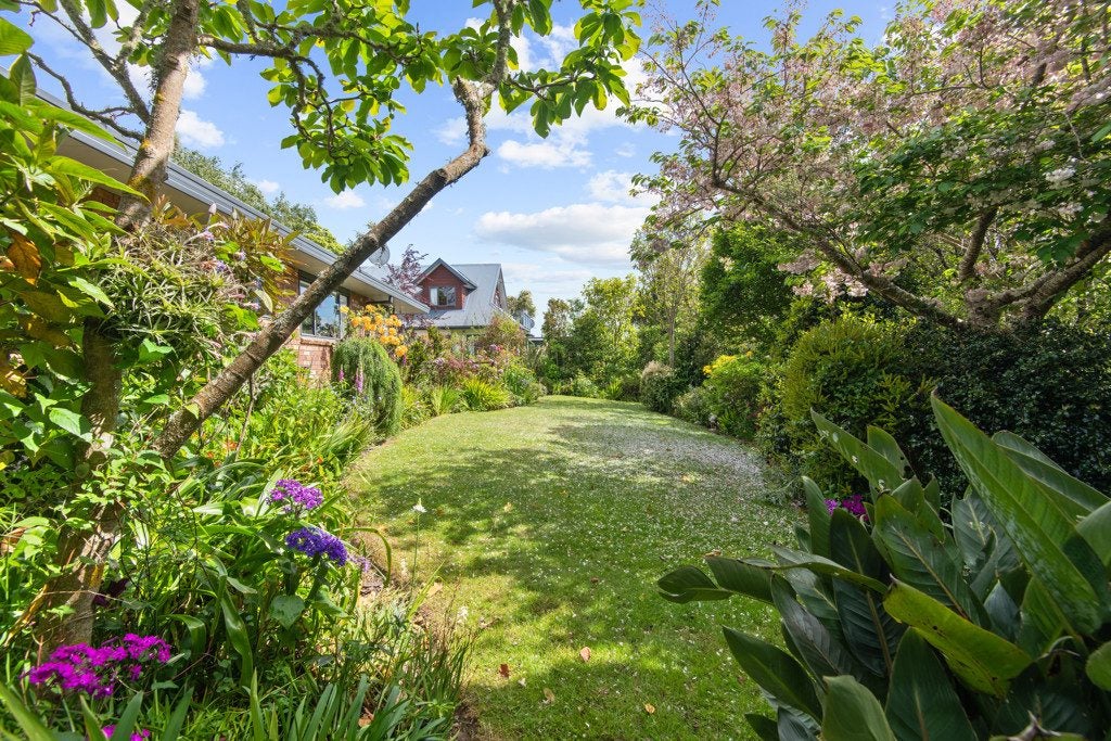131 Summerhill Drive, Fitzherbert, Palmerston North - Carousel 20
