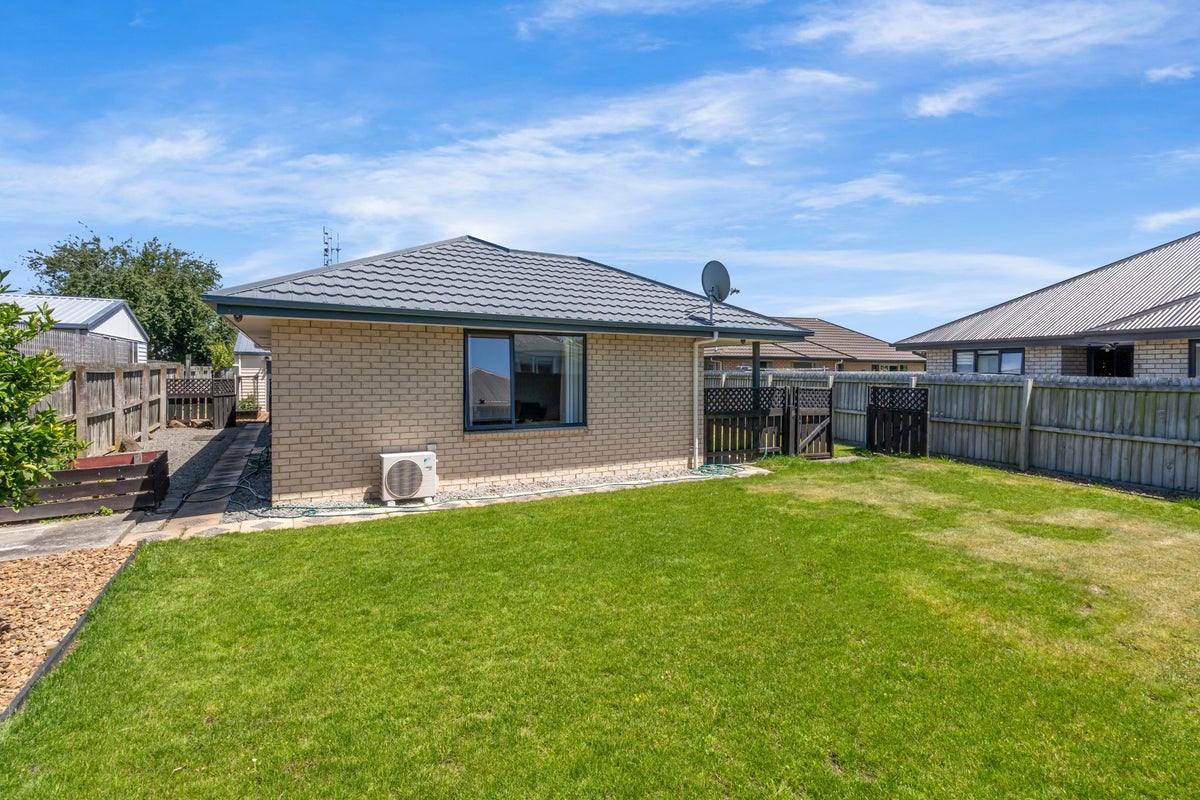 15 Merrilees Place, Linwood, Christchurch - Carousel 12