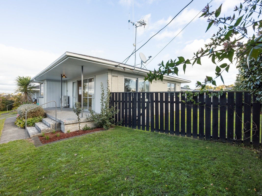 25 Maple Avenue, Dinsdale, Hamilton - Carousel 1
