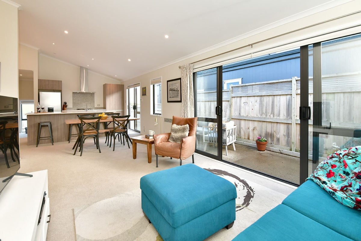 11 Barcliff Terrace, Gulf Harbour, Whangaparaoa - Carousel 1