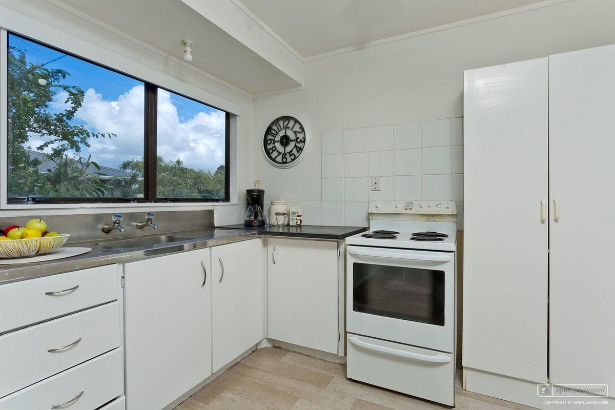 2/106 Shifnal Drive, Randwick Park, Auckland - Carousel 11