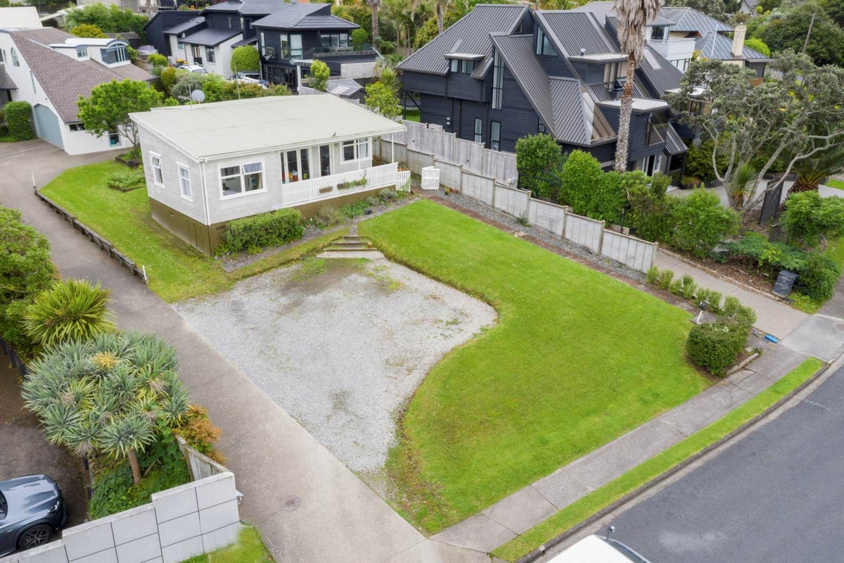 4B View Road, Campbells Bay, Auckland - Carousel 1