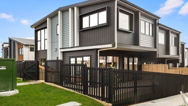 3/143 Carlisle Road, Northcross, Auckland - Carousel 1