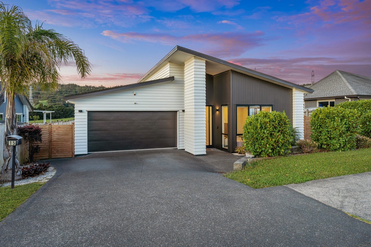 15 Josh Road, Huapai, Kumeu - Carousel 1