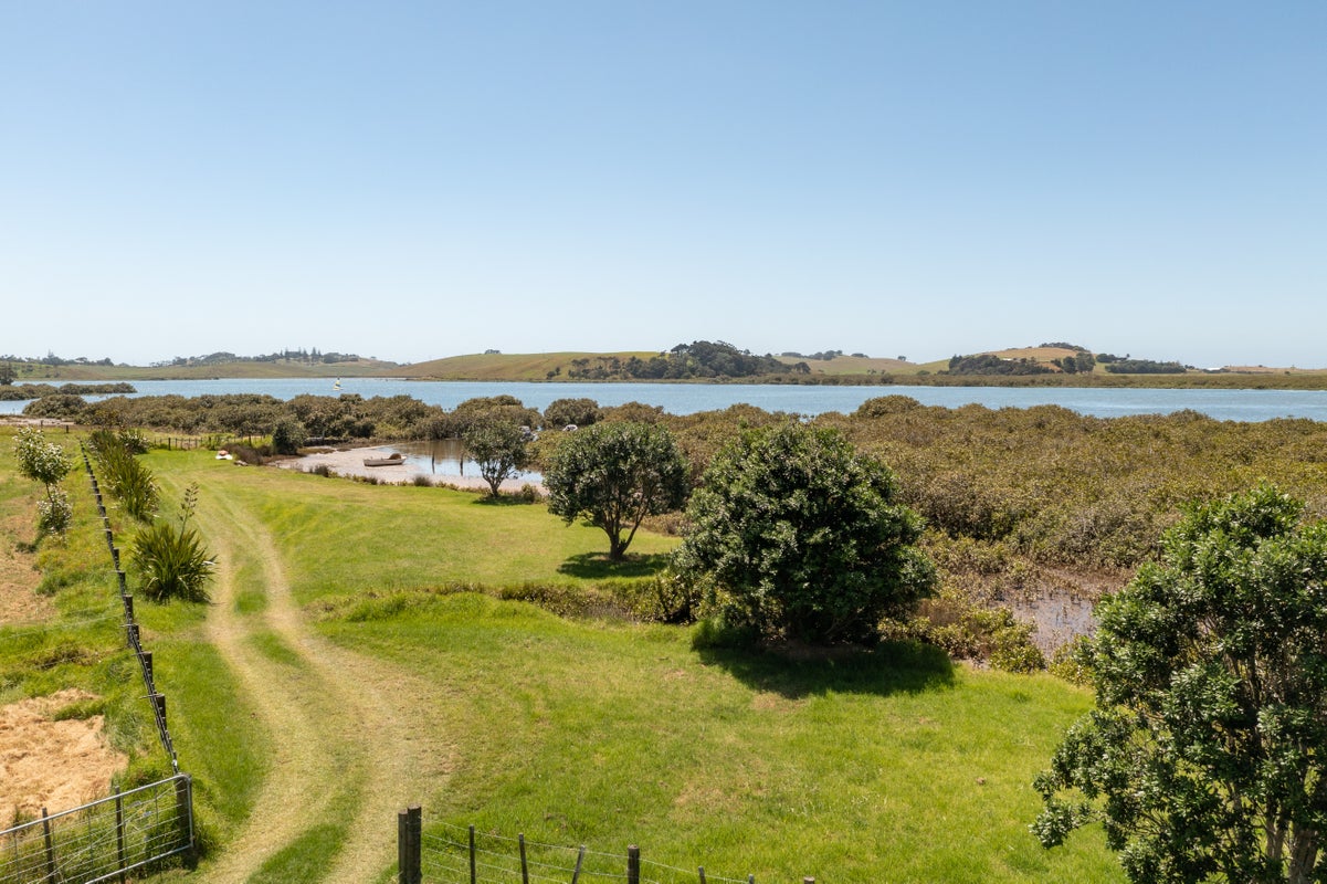 151 Beasley Road, Onerahi - Carousel 2