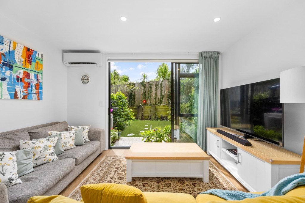 38 Kotuitui Street, Manukau, Auckland - Carousel 2