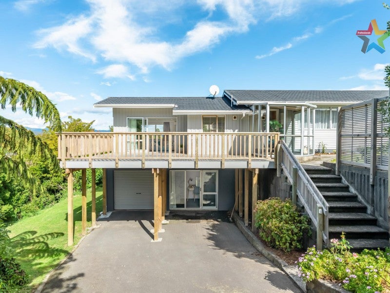 26 Cedar ST, MAUNGARAKI, LOWER HUTT - Carousel 1