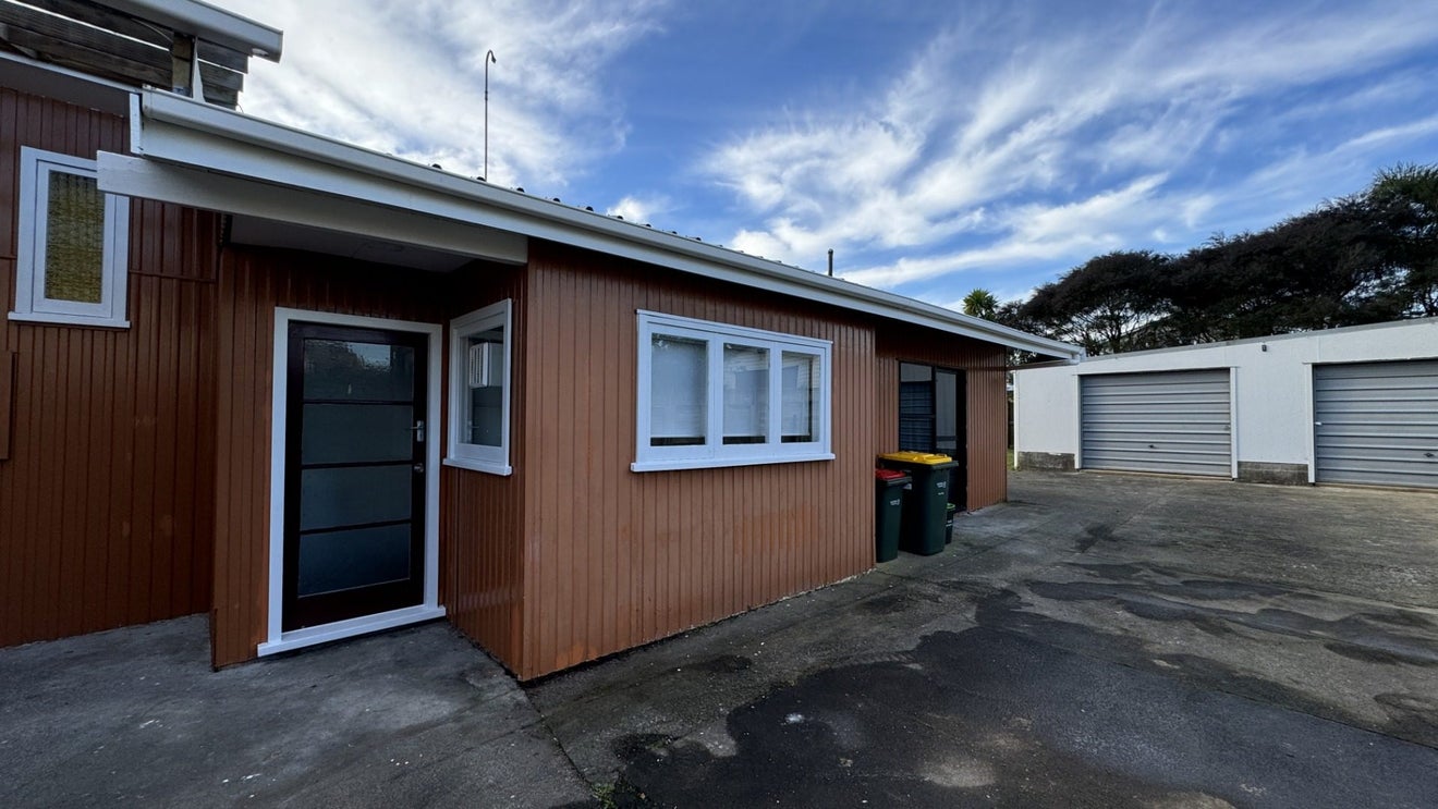 53 Walmer Road, Point Chevalier, Auckland - Carousel 2