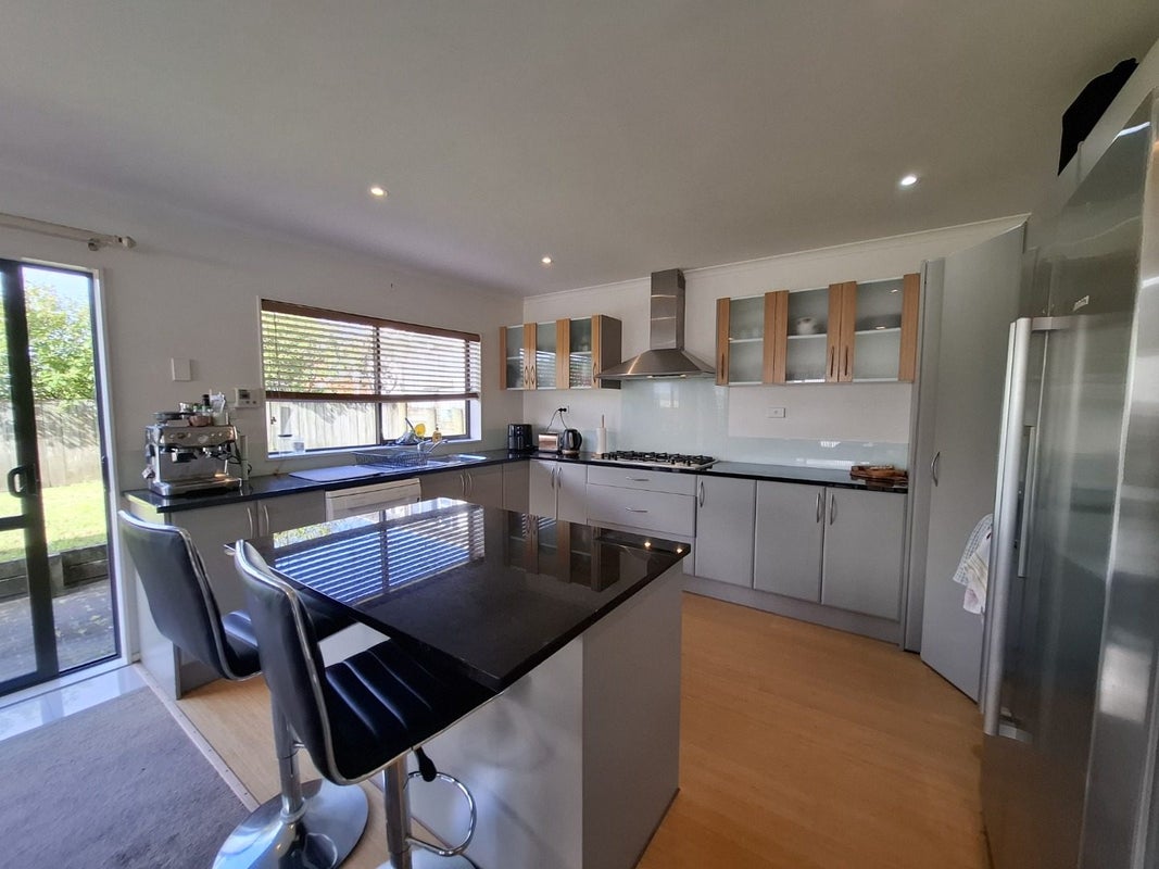 4 Hira Way, Hillsborough, Auckland - Carousel 2