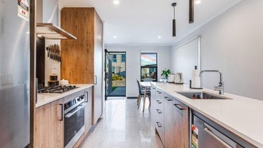 16 Houhora Street, Westgate, Auckland - Carousel 1