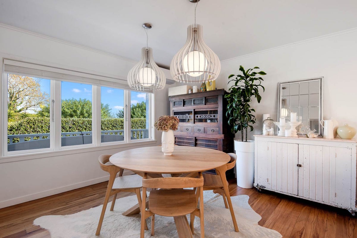 2/18A Ascot Avenue, Narrow Neck, Auckland - Carousel 2