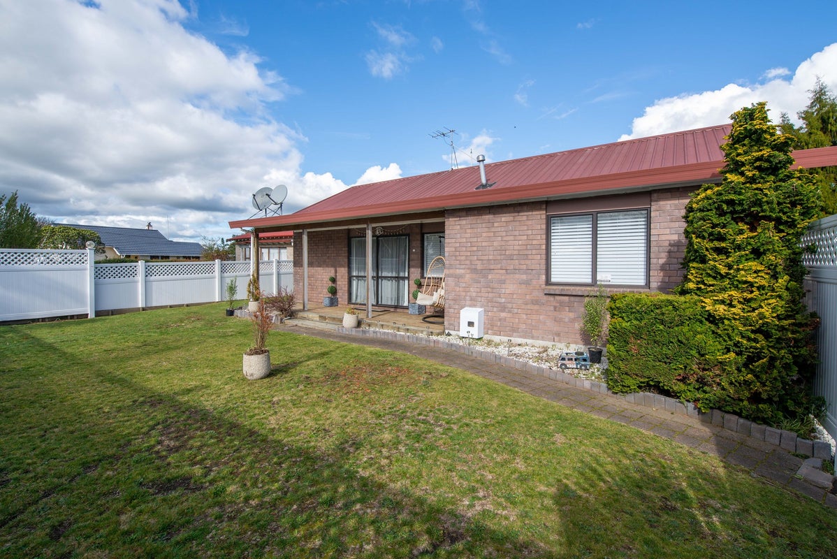 18 Uta Street, Utuhina, Rotorua - Carousel 1